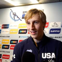 Video | Ontketende Stolz rijdt derde baanrecord in Thialf: 'Was niet het plan'