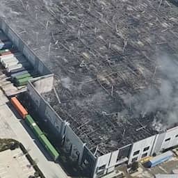 Video | Luchtbeelden tonen door boze medewerker verwoest magazijn in VS