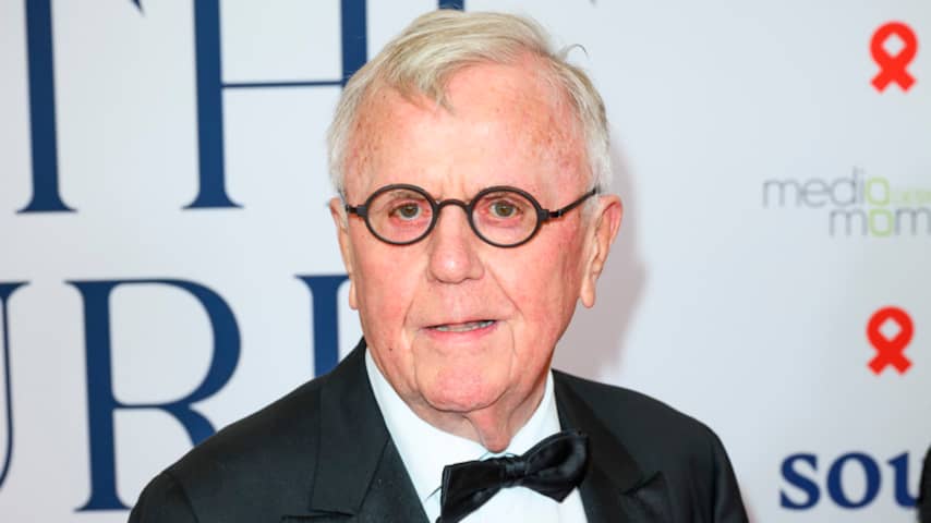 harry-mens-kritisch-op-kijkcijferonderzoek-kastjes-staan-bij-tante-sjaan.jpg