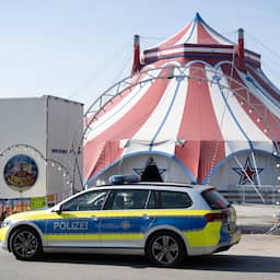 Acrobate verongelukt voor ogen van toeschouwers tijdens act in Duits circus