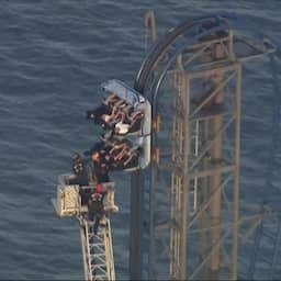 Acht mensen na vier uur uit achtbaan gered op 30 meter hoogte in Texas