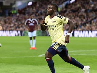 Arsenal behoudt perfecte score in Premier League met nipte zege op Aston Villa