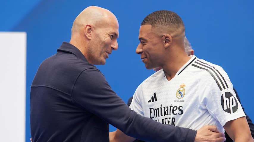 Mbappé looft nieuwe bondscoach Zidane: 'Spelen onder hem is iets uit een film'