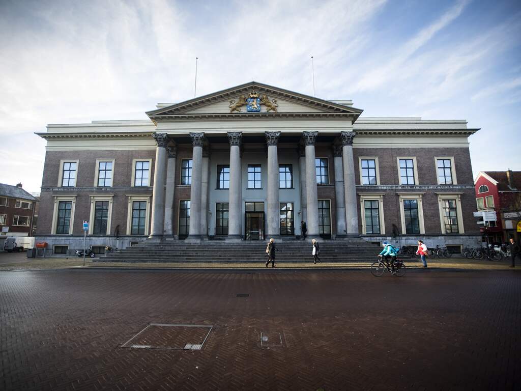 Man die agenten stak tijdens avondklok krijgt ook in hoger beroep 7 jaar cel en tbs