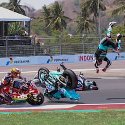 Veijer eindigt bij Moto2-rentree als elfde ondanks crash door losgeschoten tank