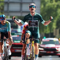 Van Aert boekt zijn tweede dagzege in Vuelta na ingekorte rit door bloedhitte