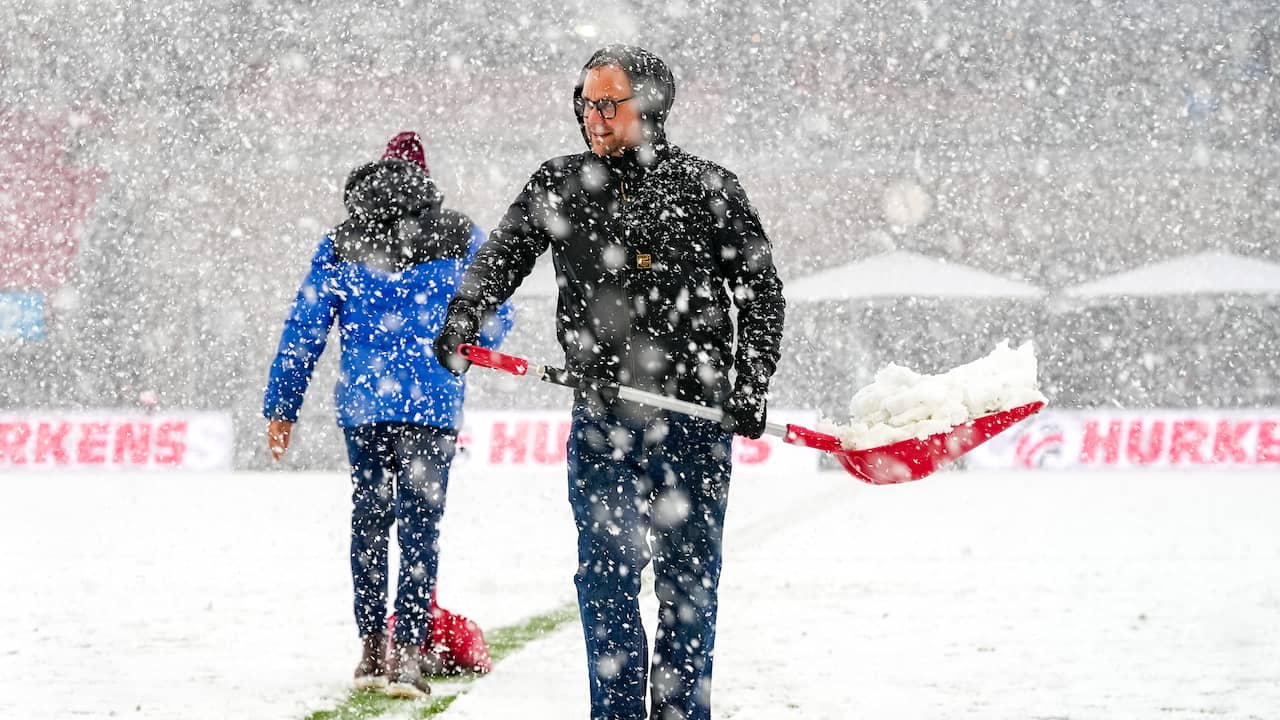 Live Eredivisie | Feyenoord-Go Ahead op punt van beginnen, Sterling op tribune