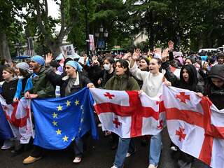 Omstreden 'Russische' wet over buitenlandse agenten verdeelt Georgië