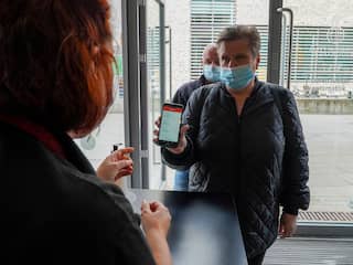 Dit weten we over de verplichte coronapas (en dit zijn de voors en tegens)