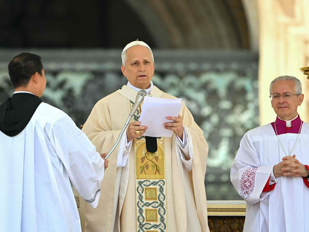 Paus Leo XIV ingehuldigd: 'Moeten uitdagingen van onze tijd aangaan'