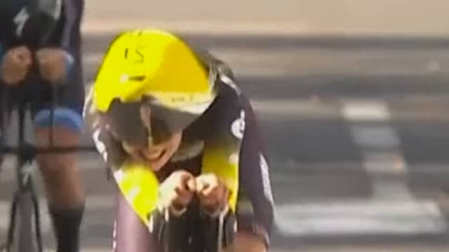 Lieke Nooijen en Demi Vollering komen net tekort voor tijdritzege in Tour