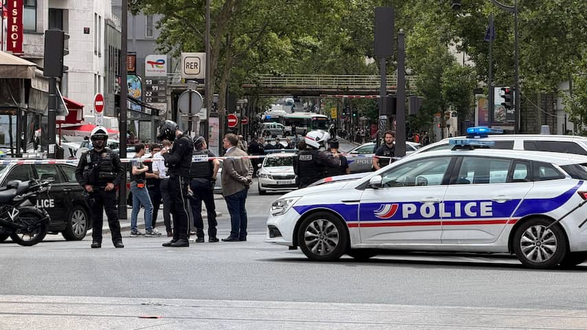 Drie vrouwen neergestoken in Parijs, arrestatie door agent die niet aan werk was