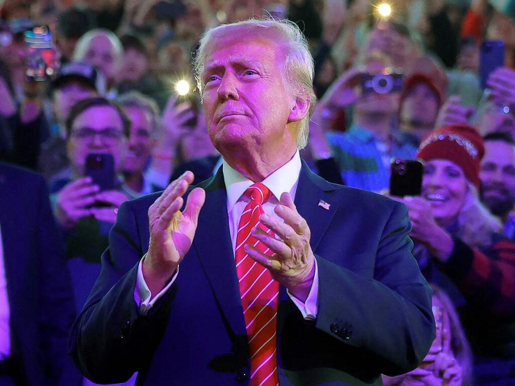 Trump kondigt op rally voor inauguratie opnieuw 'grootste deportatie ooit' aan