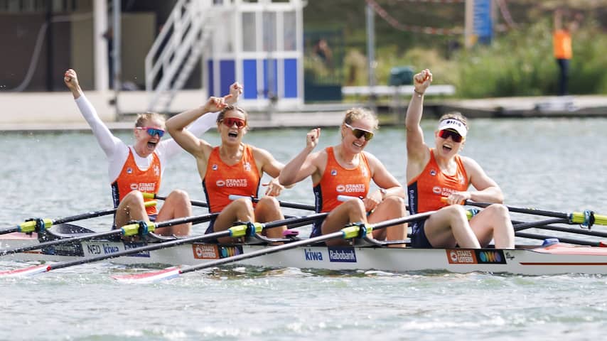 Roeisters dubbelvier prolongeren wereldtitel op Bosbaan in Amsterdam