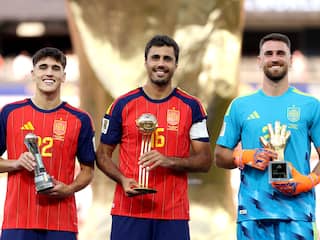 Rodri troeft Messi af als beste speler WK, ook prijs voor Simón en Cubarsí