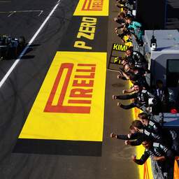 Live F1 | Verstappen blij met podiumplek, Antonelli kan zege niet bevatten