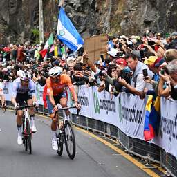 Live WK wielrennen | Van der Poel bijgehaald in zenuwslopende finale