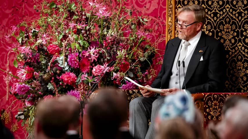 Koning in troonrede: 'Oplossen problemen kost tijd, niet alles kan tegelijk'
