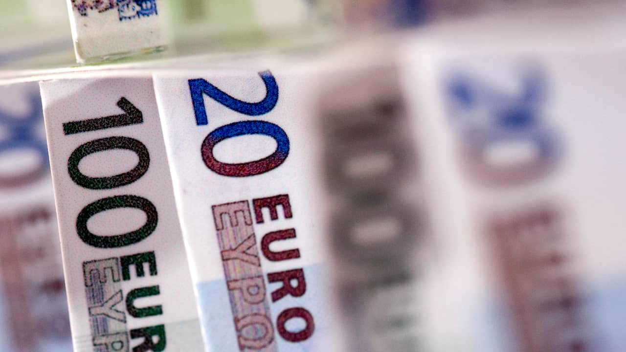 Kabinet wil niet dat lenen in het buitenland te makkelijk wordt | Geld