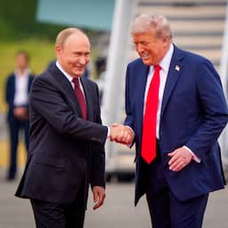 Trump kondigt na twee uur durend telefoontje nieuwe ontmoeting met Poetin aan