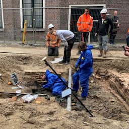 Resten middeleeuws dorp gevonden tijdens rioolwerkzaamheden in Leiden