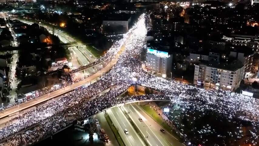 Duizenden studenten blokkeren groot kruispunt in Servië