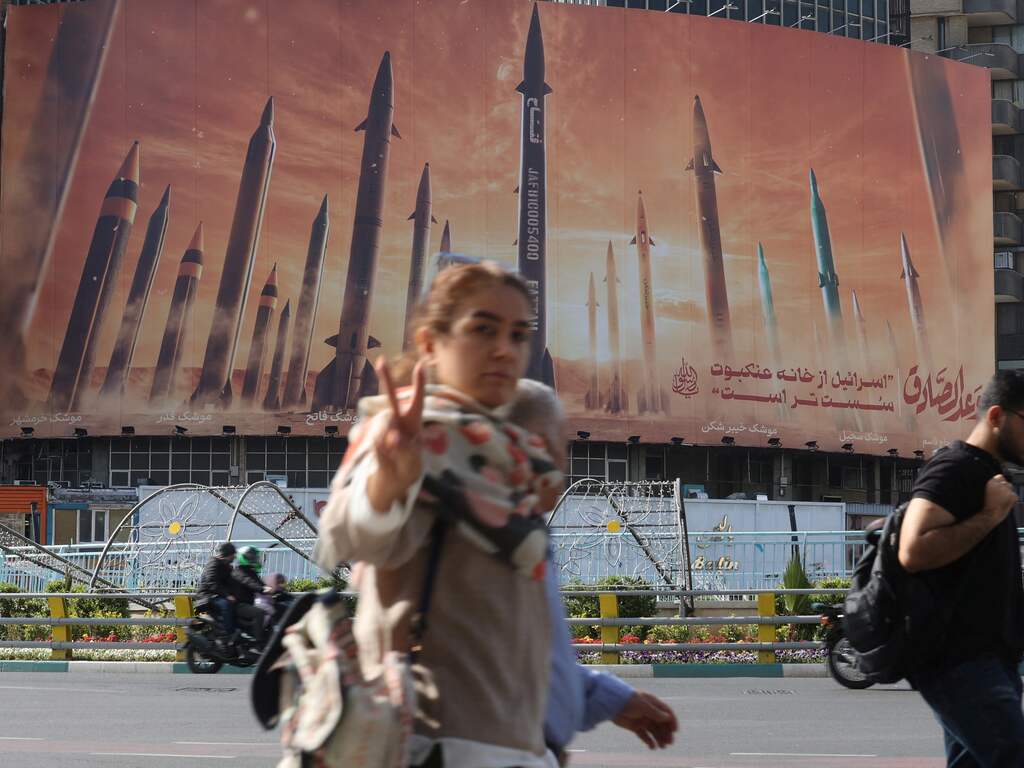 Nederlandse ambassade in Teheran weer open na aanval Iran op Israël