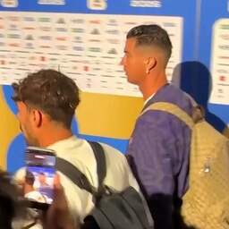 Video | Ronaldo beent voorbij pers na gelijkspel Portugal tegen DR Congo op WK