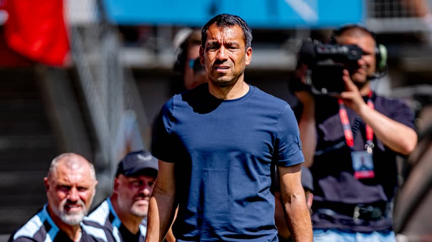Van Bronckhorst bezorgd over Feyenoord: 'Kunnen niet 90 minuten voluit spelen'