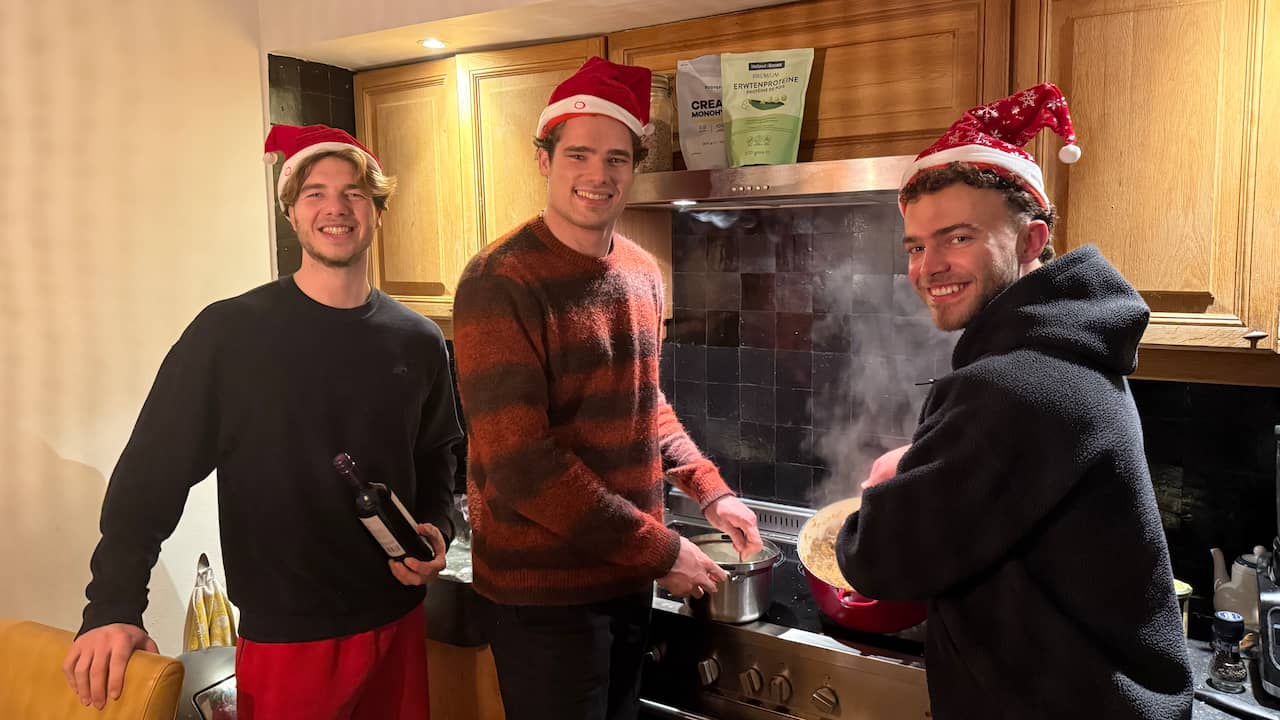 Utrechtse huisgenoten organiseren kerstdiner voor twaalf eenzamen