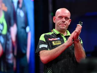Van Gerwen in halve finales Czech Darts Open niet opgewassen tegen Littler