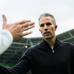 Van Persie looft vechtvoetbal van Feyenoord: 'Bikkelen was mooi om te zien'