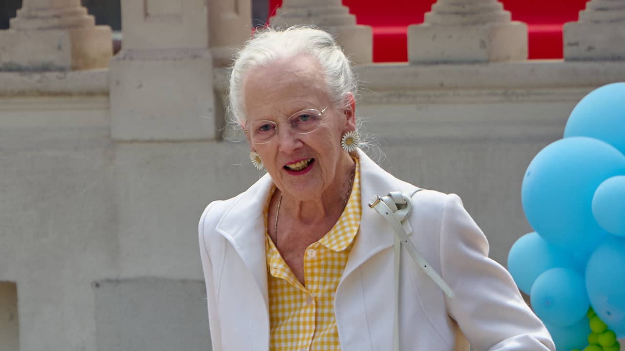 Deense koningin Margrethe (84) maakt het naar omstandigheden goed na ...