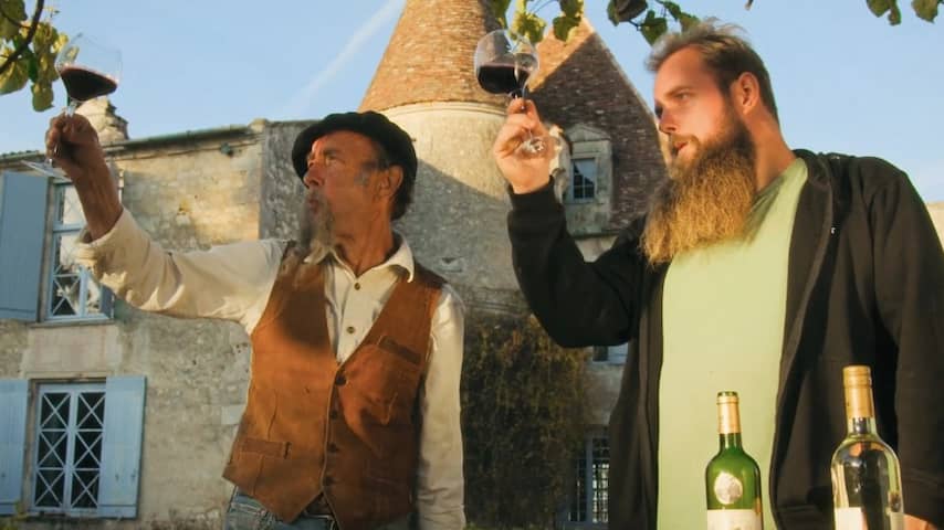 Van jinglebedenker tot romanschrijver: dit doet Ilja Gort naast wijn