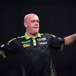 Van Gerwen naar halve finales Saoedi-Arabië, Van Veen verliest weer van Littler