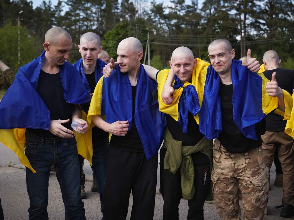 Oekraïne en Rusland begonnen aan grootste gevangenenruil sinds begin oorlog