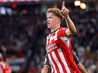 PSV'er Mijnans gaat wedstrijdshirt inlijsten na hattrick: 'Past in nieuwe huis'
