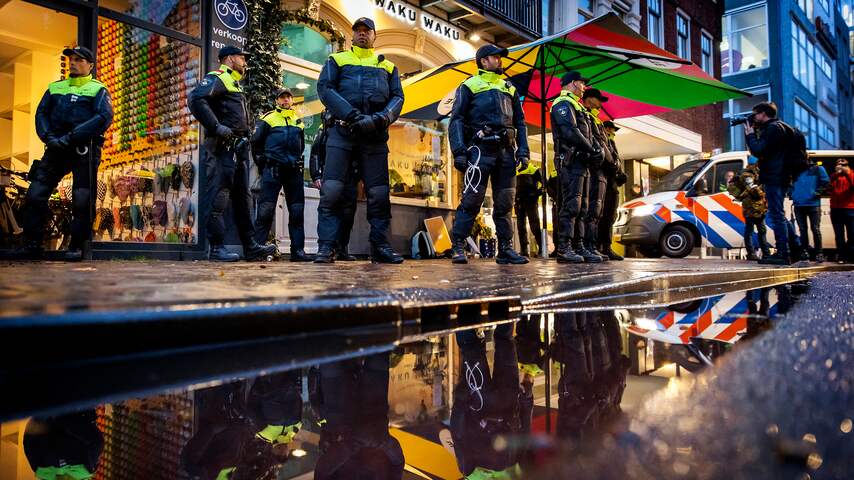 Veel politie op de been bij restaurant WAKU WAKU in Utrecht