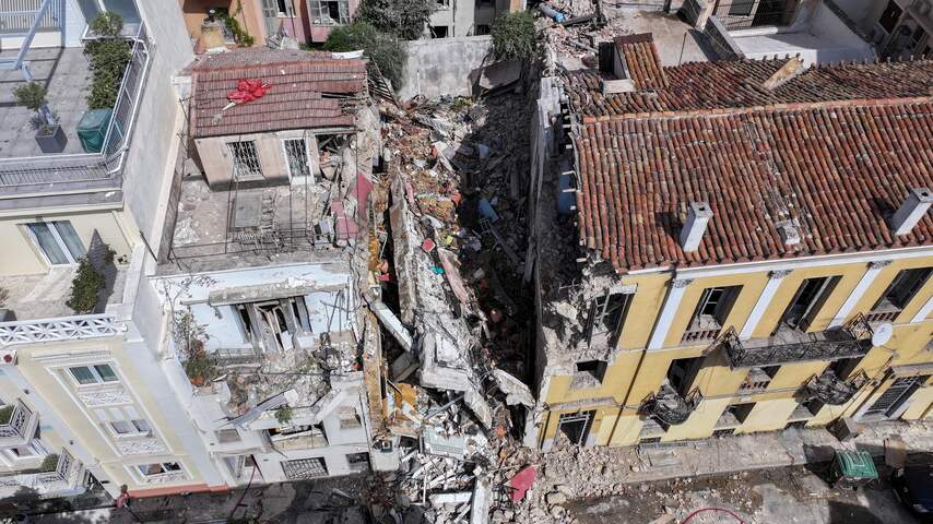 Foto bij Één dode en vijf vermisten na explosie in toeristisch centrum van Athene