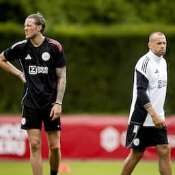 Heitinga belde met Weghorst na aantrekken Dolberg: 'Zijn beiden spits van Ajax'