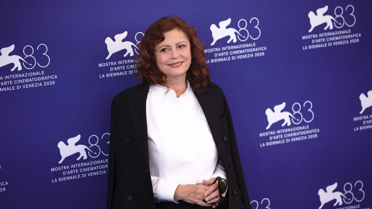 Foto bij Susan Sarandon en Hannah Einbinder aangehouden bij protest tegen Netanyahu