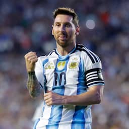 Invaller Messi helpt Argentinië met goal tegen IJs