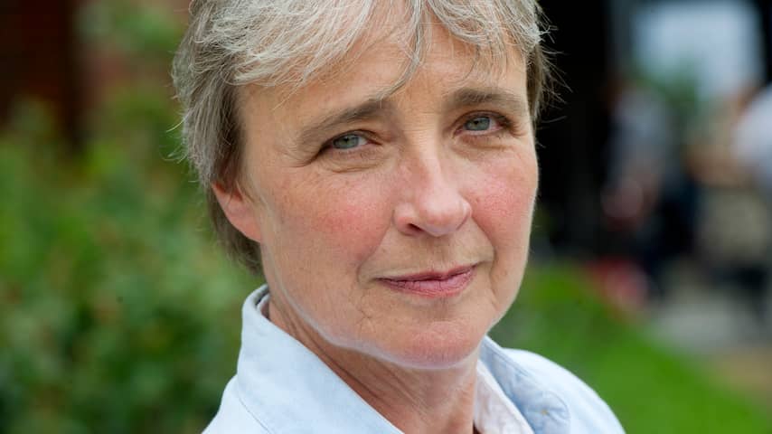 Presentatrice Clairy Polak schrijft roman over alzheimer | Boek ...