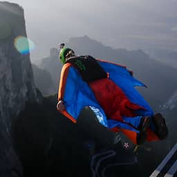 Kort na elkaar twee mensen overleden door ongeluk met wingsuit in Zwitserland
