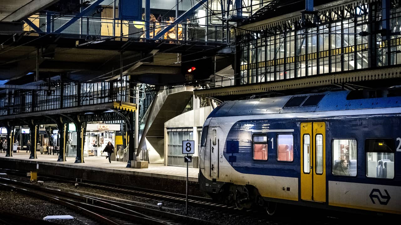 Tot 14.15 uur geen treinen tussen Den Bosch en Utrecht, werkzaamheden lopen uit