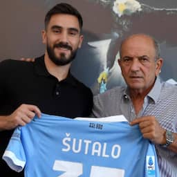 Ajax verhuurt grootverdiener Sutalo met optie tot koop aan Lazio