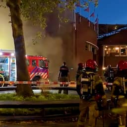 Video | Rookpluimen komen uit brandend Olympisch Stadion in Amsterdam