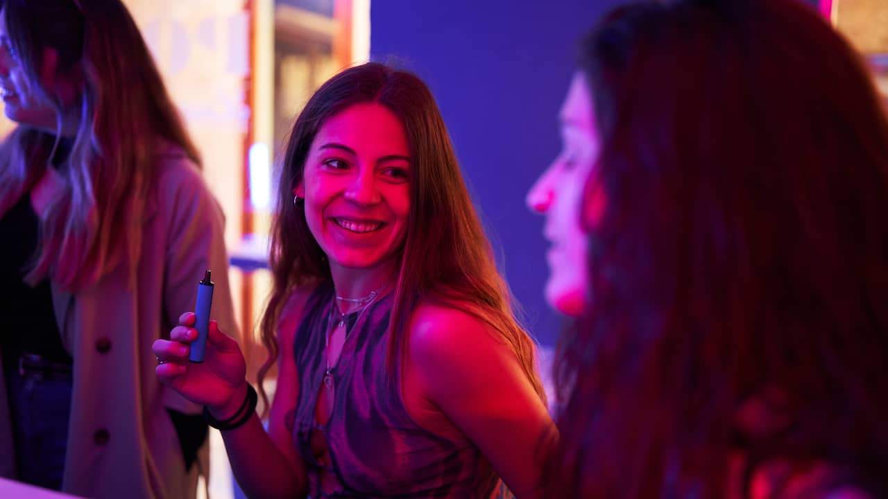 elfbar elfa master akku Uitstel verbod: vapes met vanille- of appeltaartsmaak mogen toch nog drie  maanden langer verkocht worden