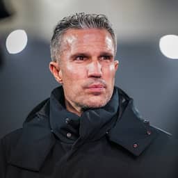 Robin van Persie door nieuwe clubleiding ontslagen als train