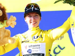 Lorena Wiebes vol ongeloof na zege in openingsrit Tour: 'Had zelf wat twijfels'